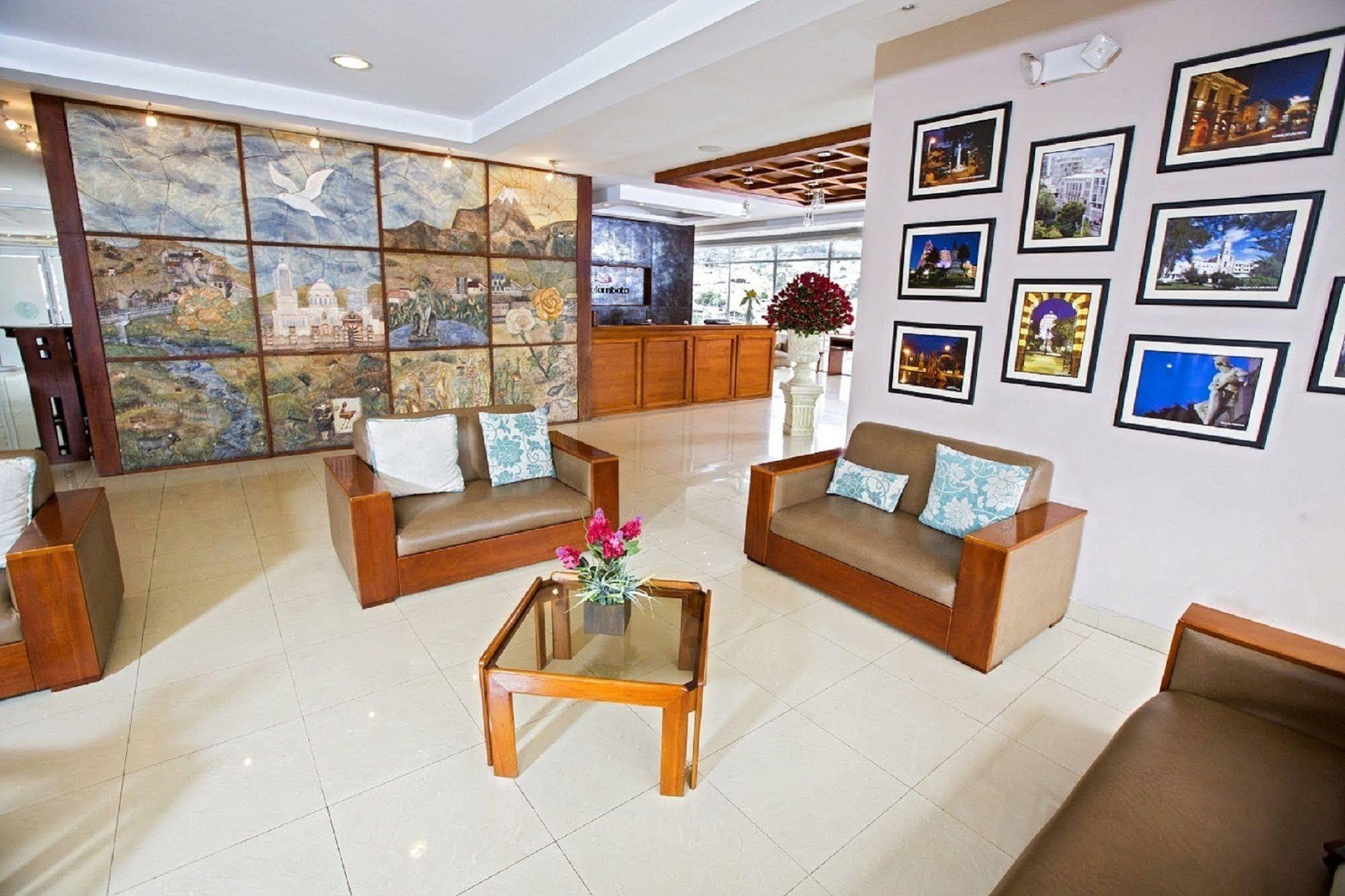 Hotel Амбато Экстерьер фото