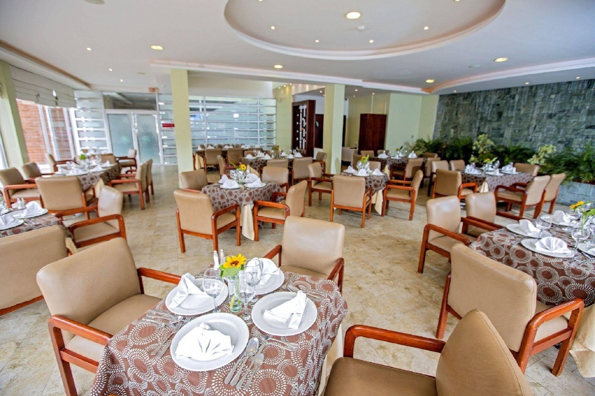 Hotel Амбато Экстерьер фото