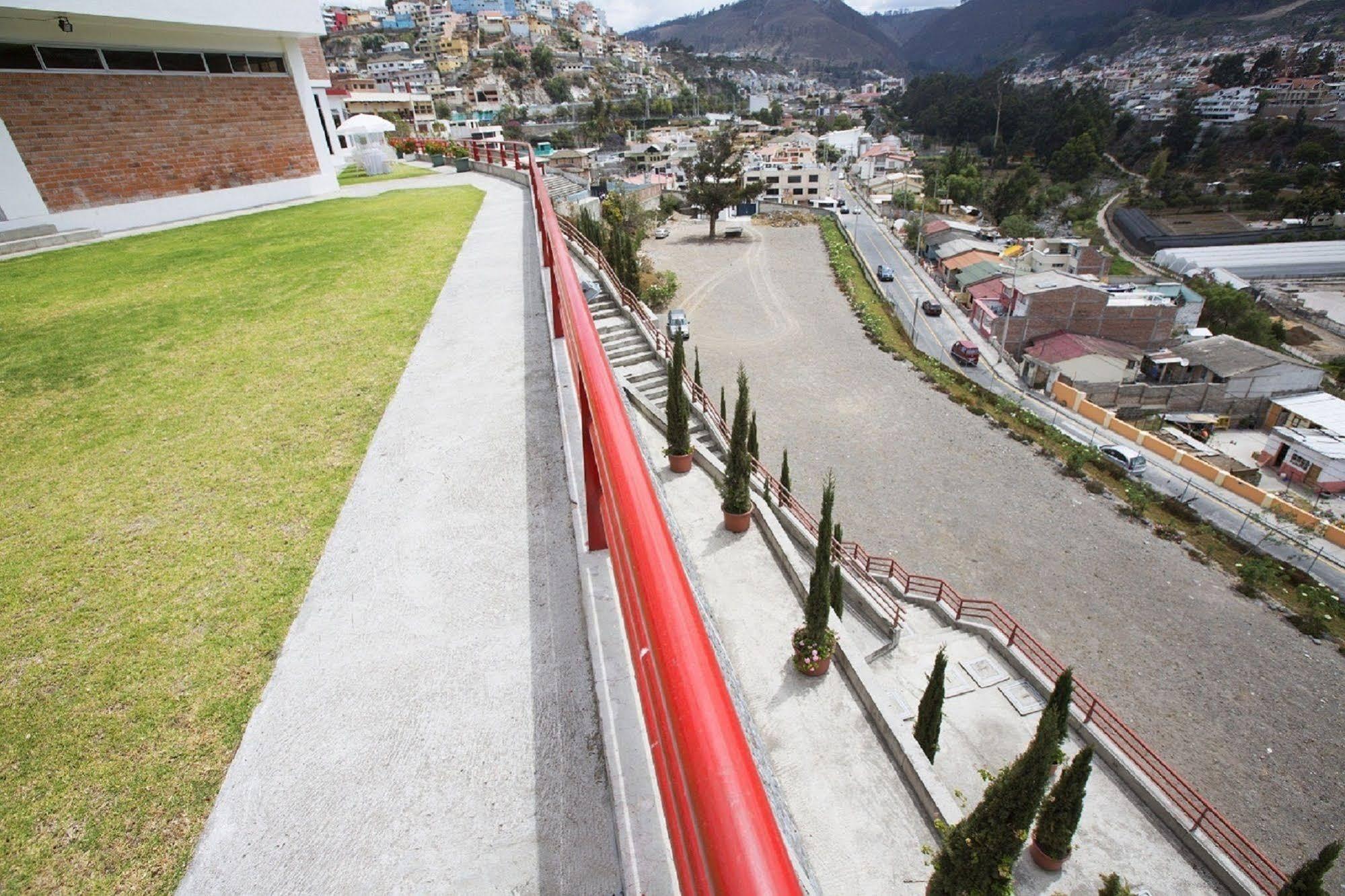 Hotel Амбато Экстерьер фото